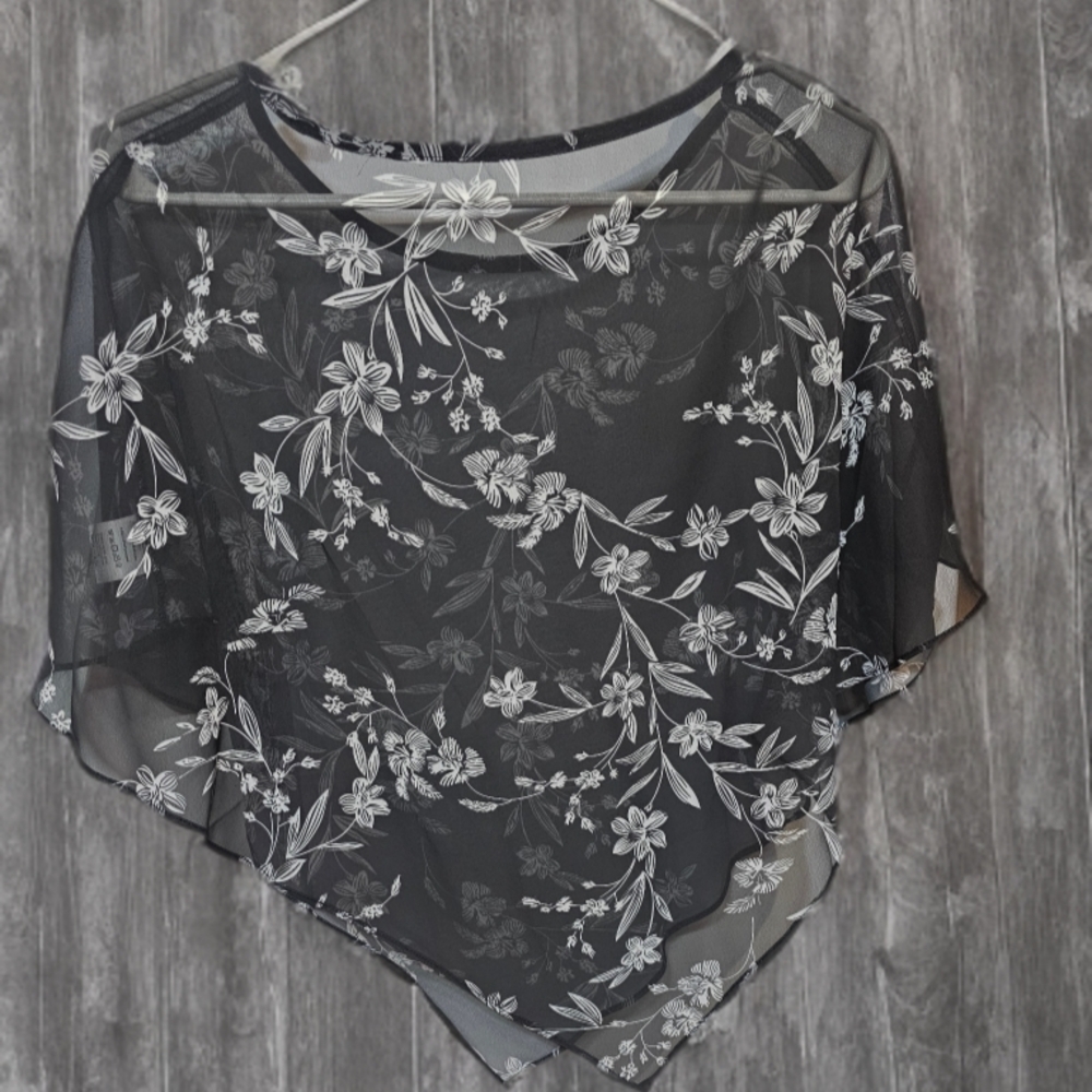 SHEIN Black Floral Sheer Crop Top 🌸🖤 #Shein #CropTop #Floral #Fashion